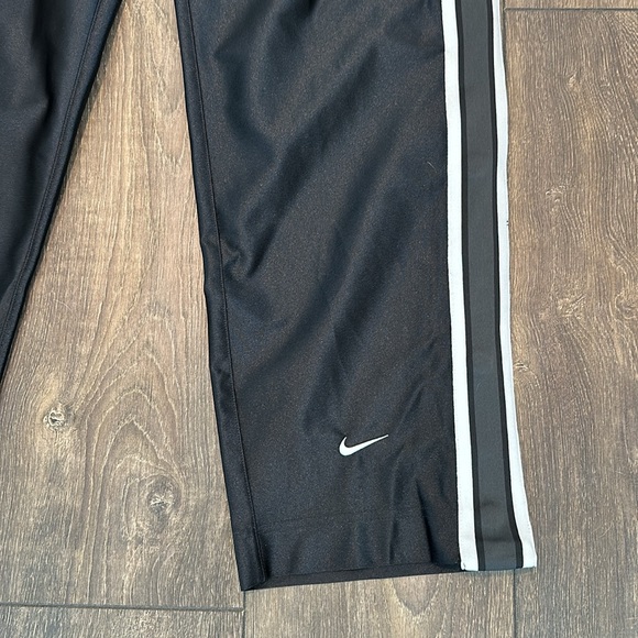 Nike Tearaway Pant Circa in Black/White Small - Picture 3 of 4